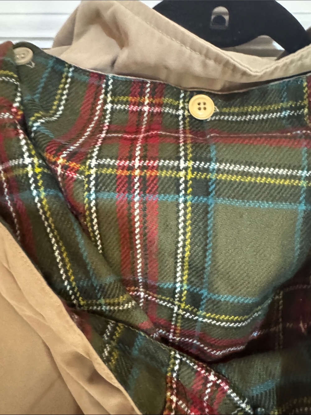 Liz Claiborne Tan Trench with Olive Plaid Lining - Picture 10 of 10